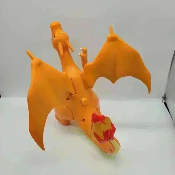Pokemon Flame & Flight 2022 Deluxe Electronic Charizard Lights,Sounds & Motion - Picture 8 of 10